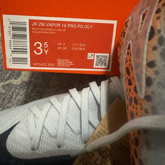 Nike Soccer Cleats in Gray and Orange - Picture 3 of 5